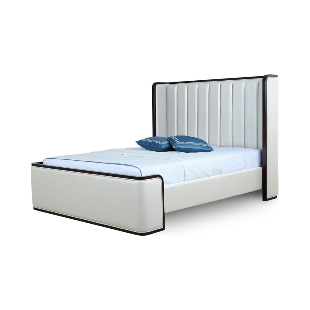Kingdom Full-Size Bed in Cream